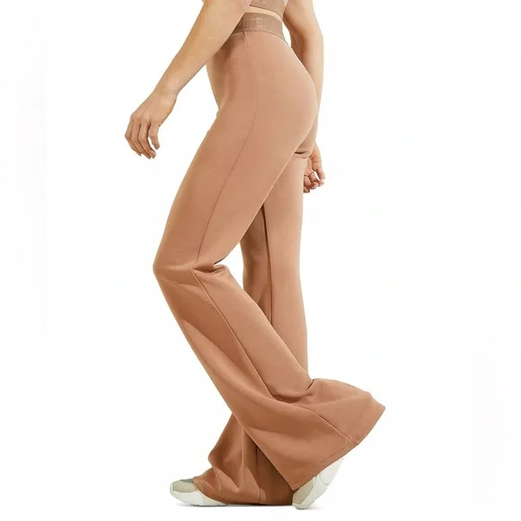 Guess Flare- Leg pant (S) - Picture 6 of 16